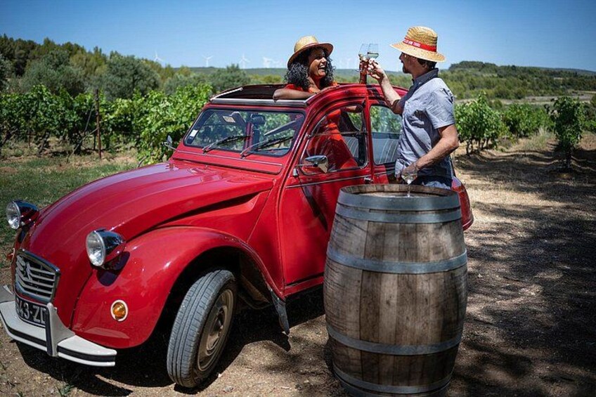 Private vintage car half-day wine tour in 2CV 5