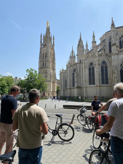 Picture 12 for Activity Bordeaux: Essentials 3-Hour Bike Ride 2