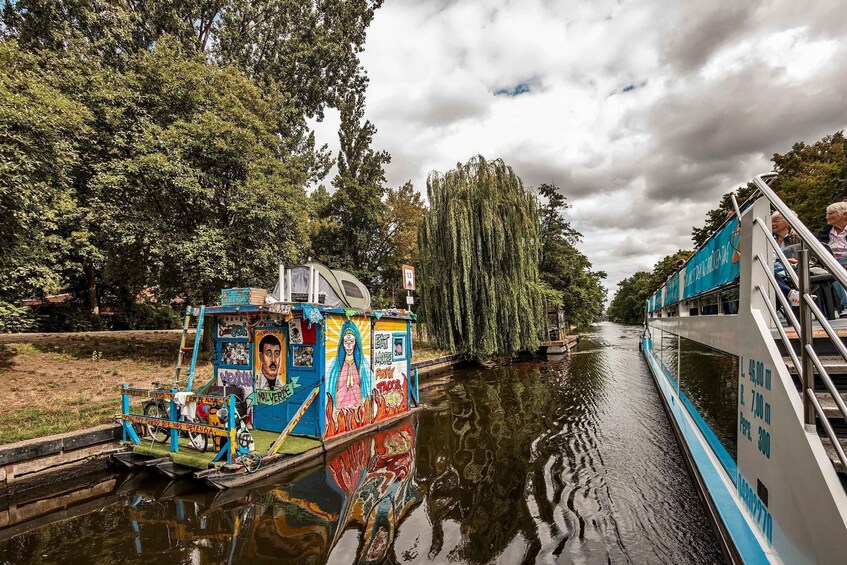 Picture 1 for Activity Boat Tour on Spree & Landwehrkanal with live guide 2