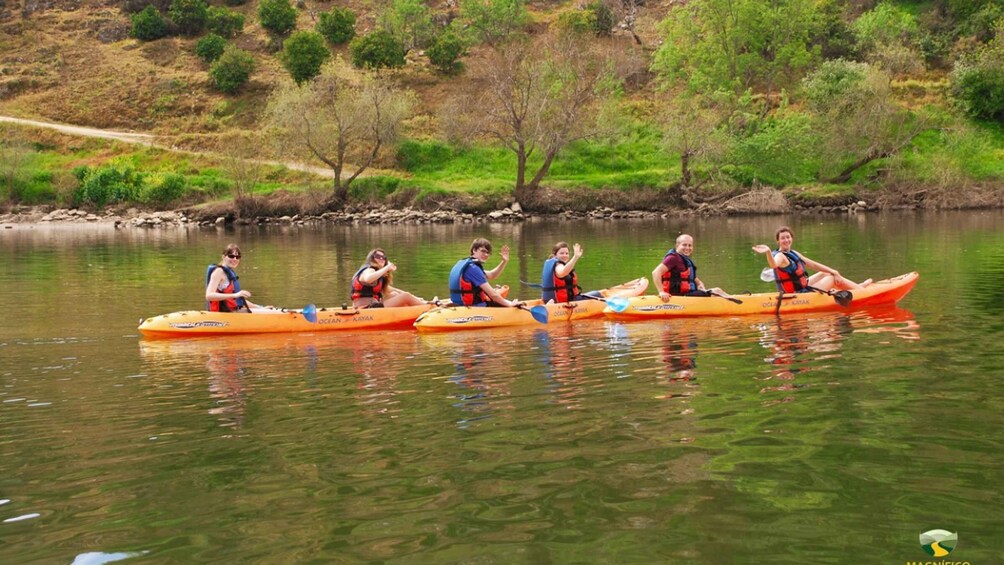 Pinhão: Douro Valley Rabelo Boat Tour and Kayak Experience 1