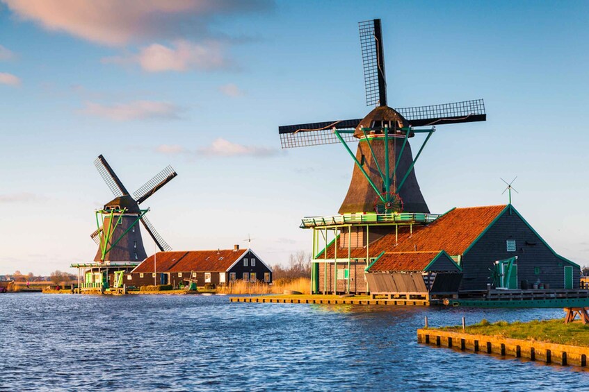 From Amsterdam: Windmills of Zaanse Schans Tour in Spanish 1