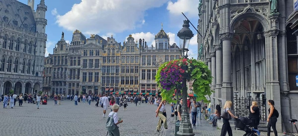 Picture 19 for Activity Brussels Food Tour with Chocolate, Beer, Waffle, Sightseeing 4