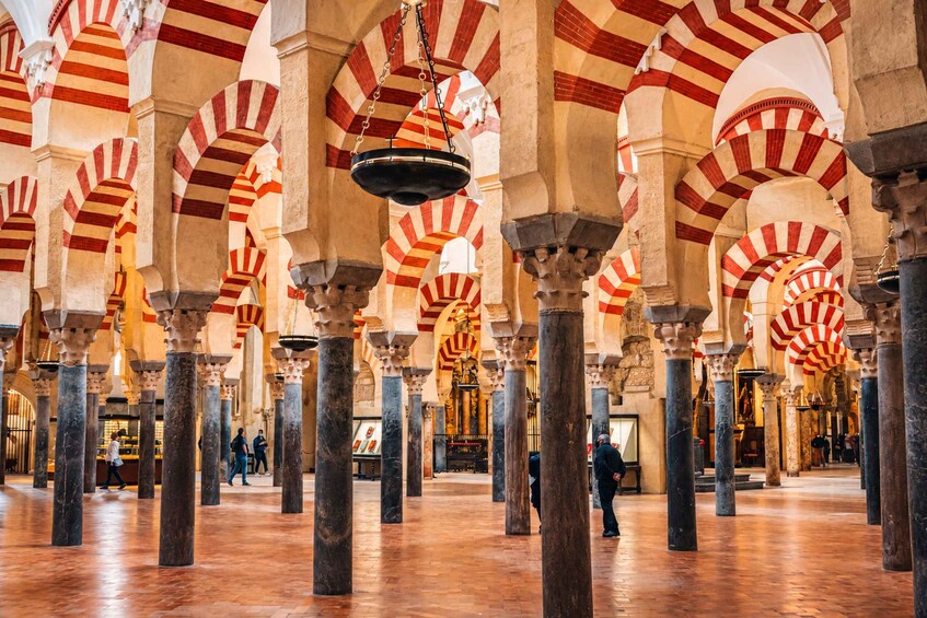 Córdoba: Mosque and Jewish Quarter Tour with Ticket 1