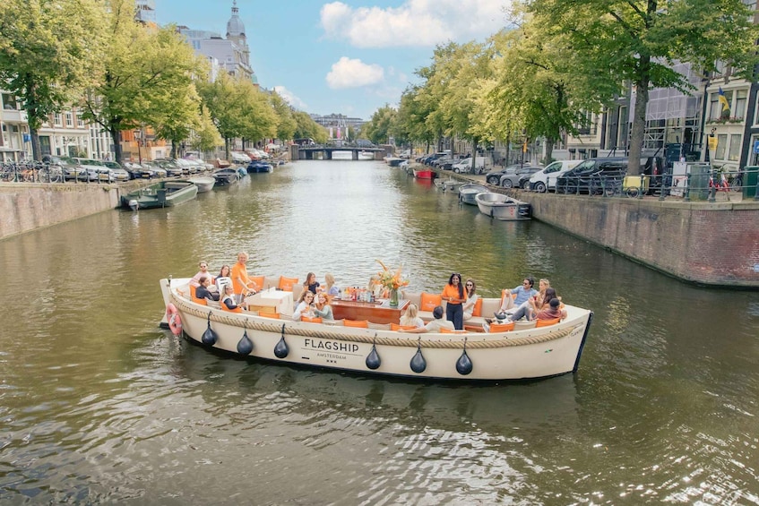 Picture 3 for Activity Amsterdam: Canal Cruise with Unlimited Drinks & Bite option 4