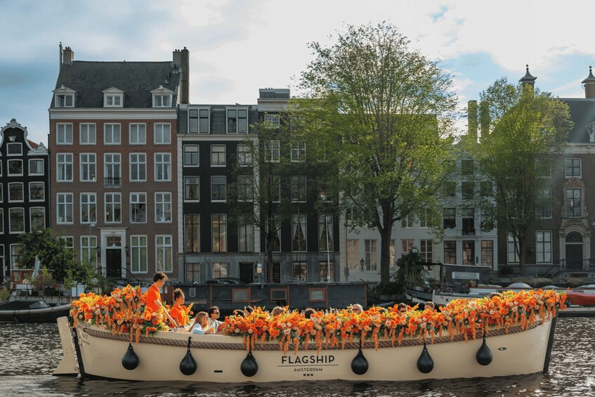 Picture 4 for Activity Amsterdam: Canal Cruise with Unlimited Drinks & Bite option 4