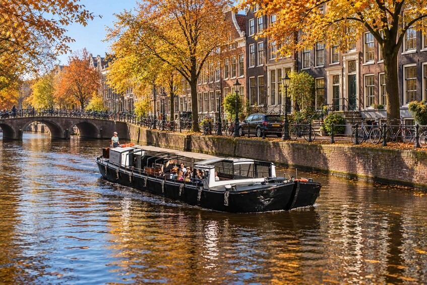 Picture 9 for Activity Amsterdam: Canal Cruise with Unlimited Drinks & Bite option 2