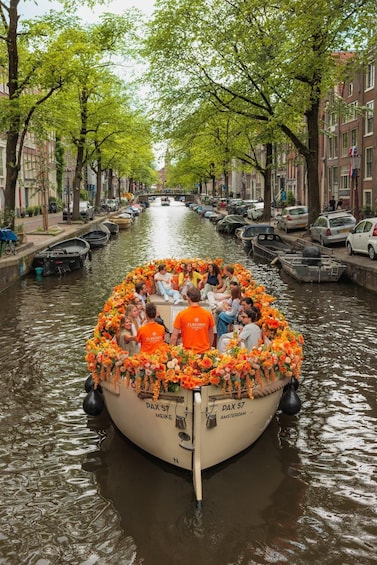 Picture 7 for Activity Amsterdam: Canal Cruise with Unlimited Drinks & Bite option 3