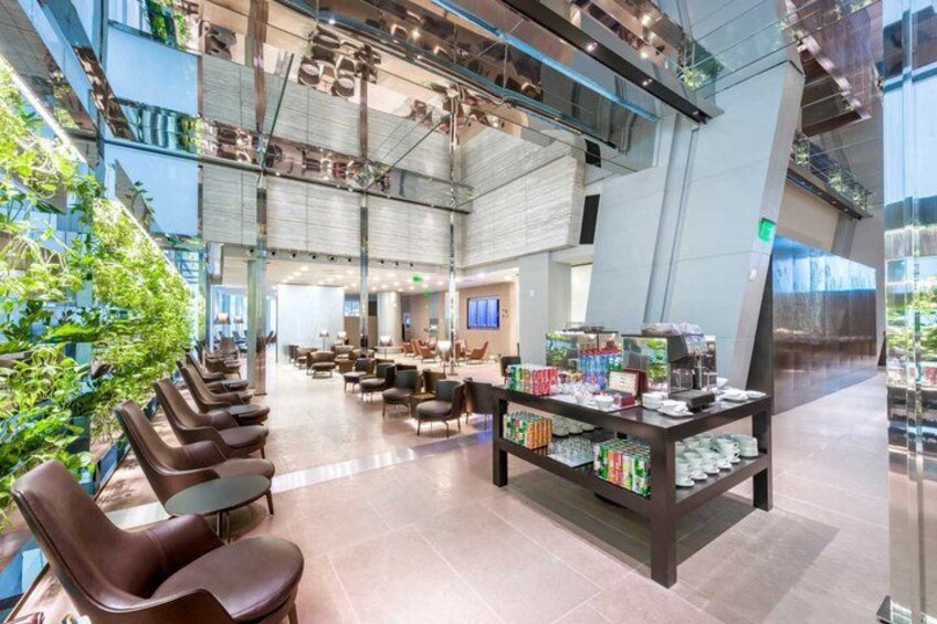 Qatar: Doha Hamad International Airport (DOH) Al Maha Lounge 3