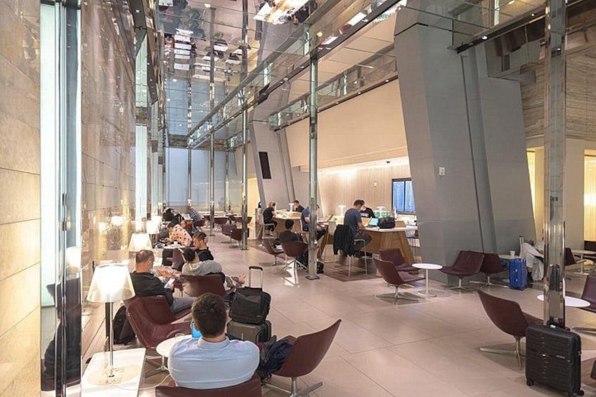 Qatar: Doha Hamad International Airport (DOH) Al Maha Lounge 3