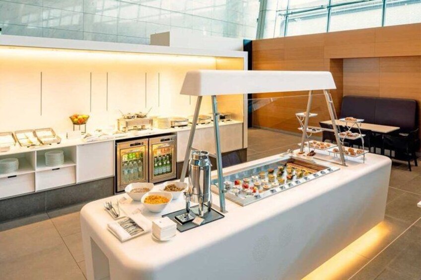 Qatar: Doha Hamad International Airport (DOH) Al Maha Lounge 4