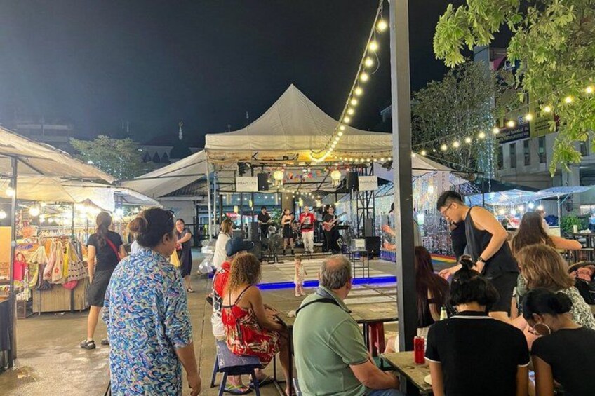 Chiang Mai Temples and Market Tuk-Tuk Evening Night Tour 2