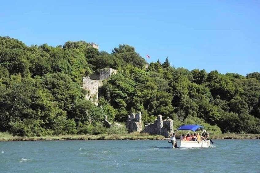 Ksamil: Mussel Sailing Tour with Food and Drink in Albania 4