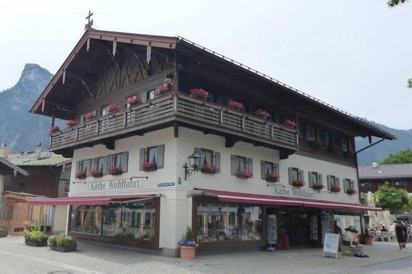 Private Tour to Neuschwanstein Castle & Linderhof from Munich 3
