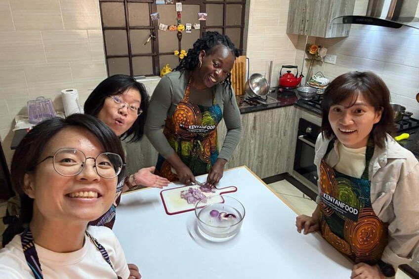 Traditional Kenyan Cooking Class & Local Market Tour 4