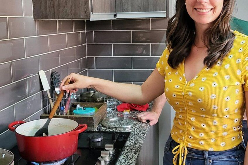 Guest enjoying cooking class 4