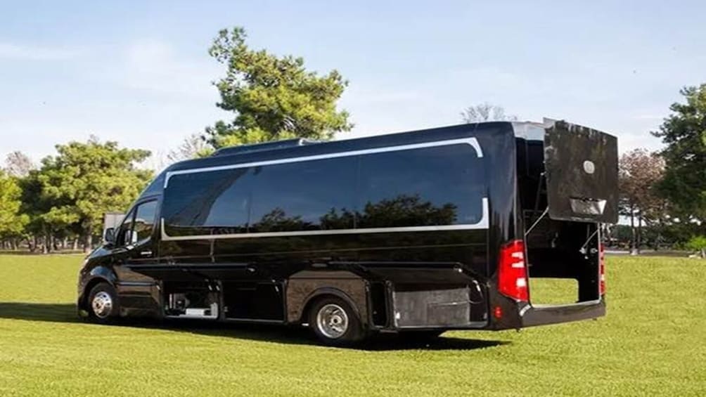 Shuttle: Between Las Vegas and Grand Canyon West w/Sunset Option 2