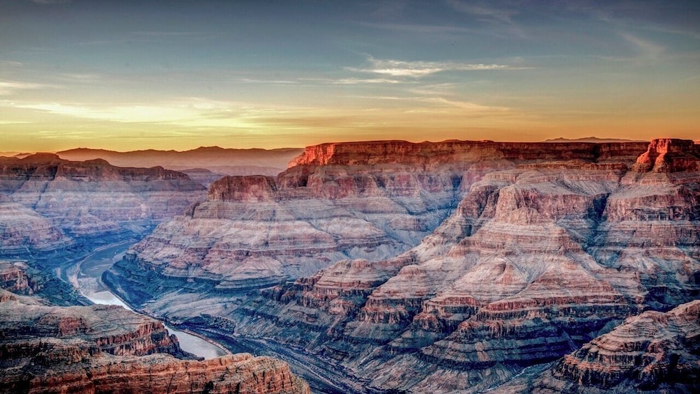 Shuttle: Between Las Vegas and Grand Canyon West w/Sunset Option 3