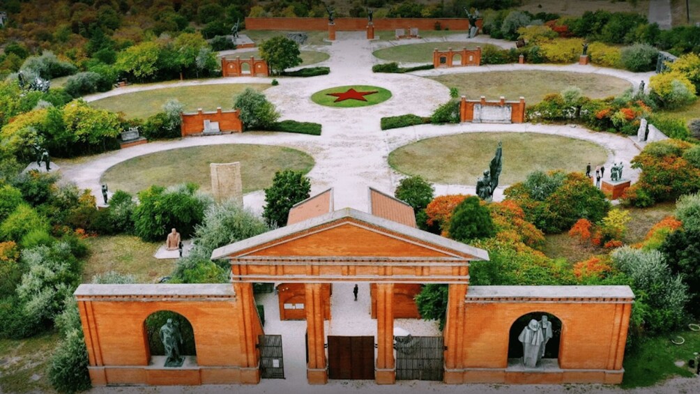 Picture 2 for Activity Budapest: Memento Park Ticket 5