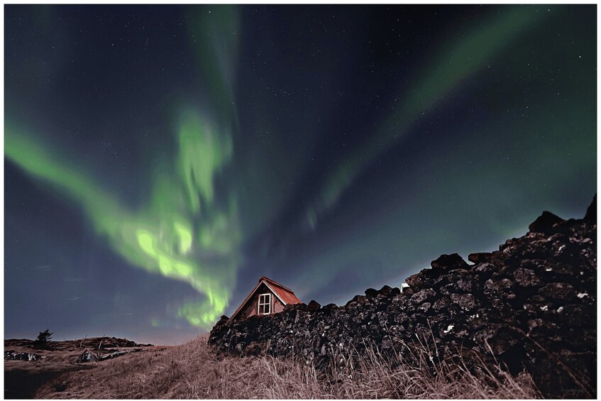 Picture 24 for Activity From Reykjavik: Northern Lights Tour with Hot Cocoa & Photos 4