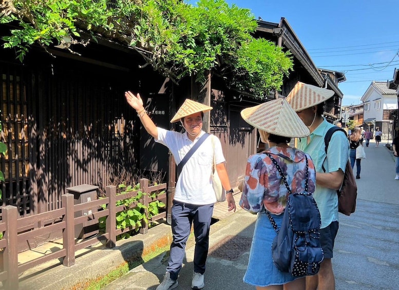 Picture 1 for Activity Takayama: Edo-Period Old Town Walking Tour 2