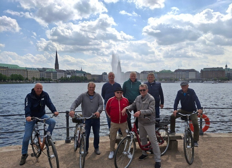 Picture 17 for Activity Hamburg Offbeat: Hanseatic Flair & Creative Quarters by bike 4