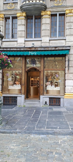 Picture 22 for Activity Brussels: Chocolate Workshop and Guided Walking Tour 4