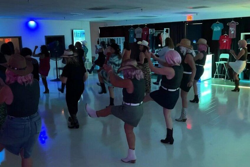Beginner's Line Dancing Class with Instructor in Nashville 5