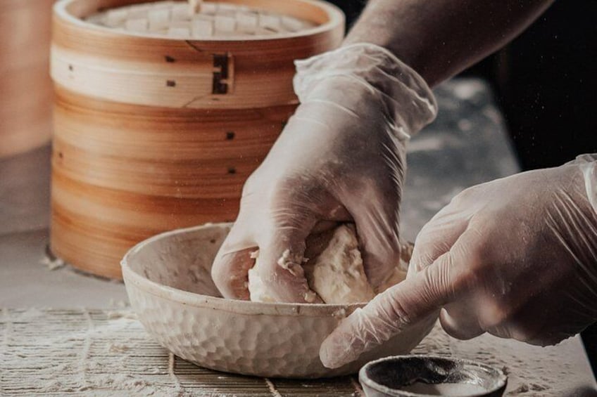 Hong Kong self-service baking experience: making traditional snacks 2