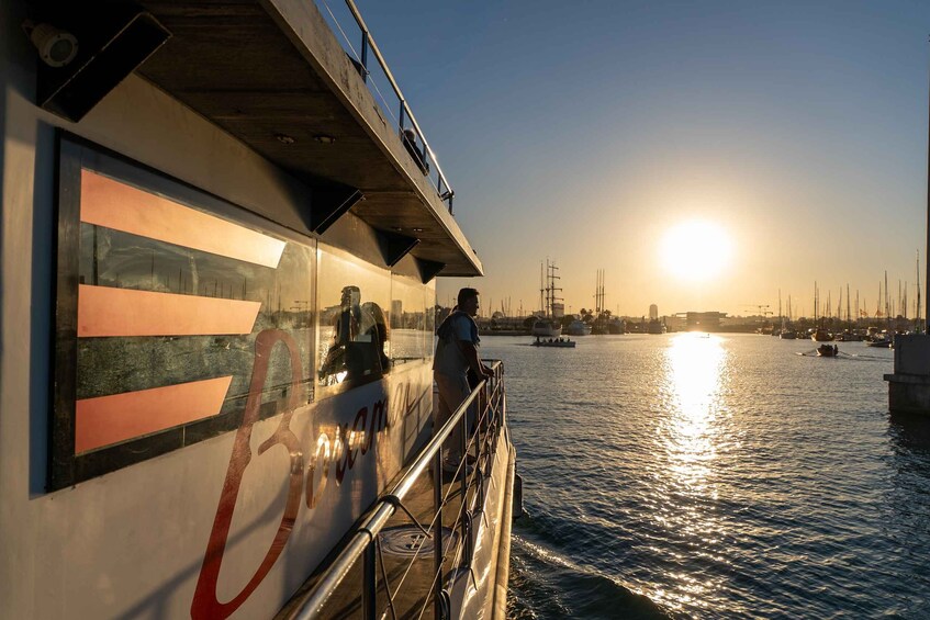 Picture 9 for Activity Valencia: Sunset or Daytime Catamaran Cruise with Drink 2