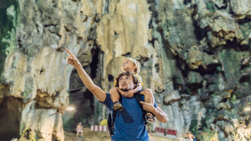 Full-Day City Tour with Petronas Twin Towers & Batu Caves 1