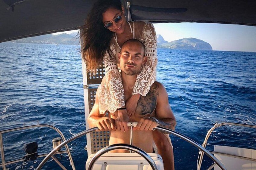 Guests control the yacht 3