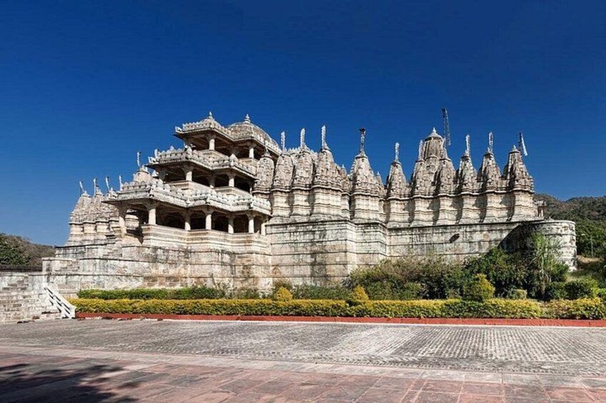 Ranakpur Jain Temple 3