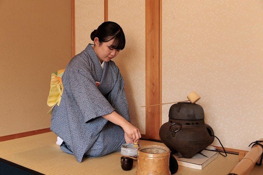 Tea ceremony performance. 4