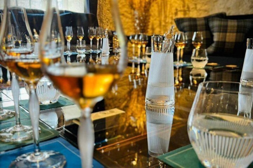 Edinburgh: Highland Perthshire & Whisky Private Luxury Day Tour 2