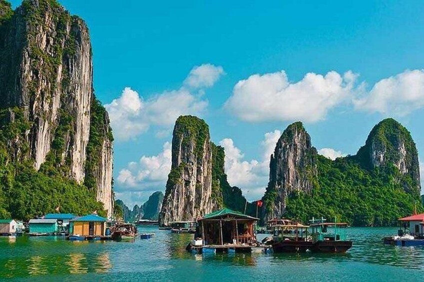 Floating Village in Halong Bay 4