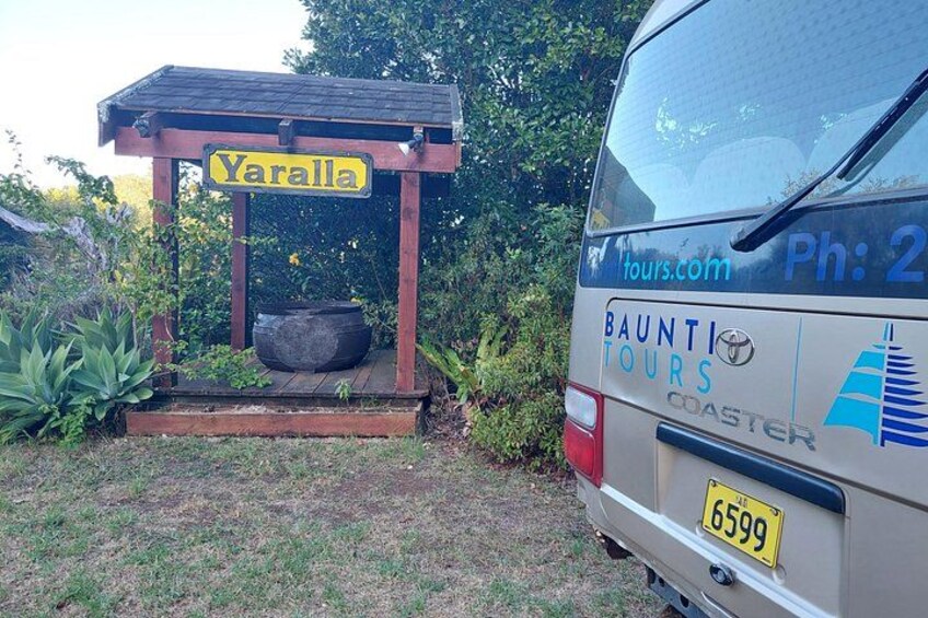 A vehicle with a sign reading 'Yaralla' and a website 'bauntiours.com' on its side. 3