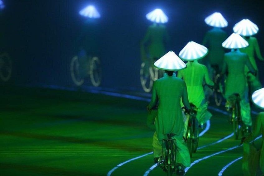 Watch a mesmerizing show of song and dance about Hoi An’s past 2
