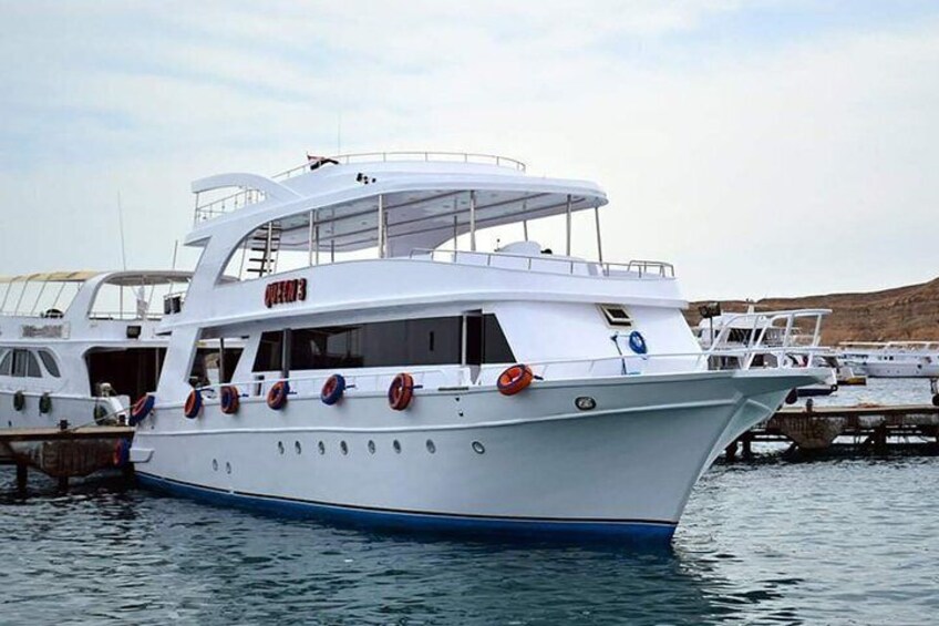 3 Floor Yacht 2