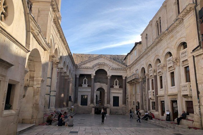 Walking Tour of Split and Diocletian's Palace - Small Group Tour 3