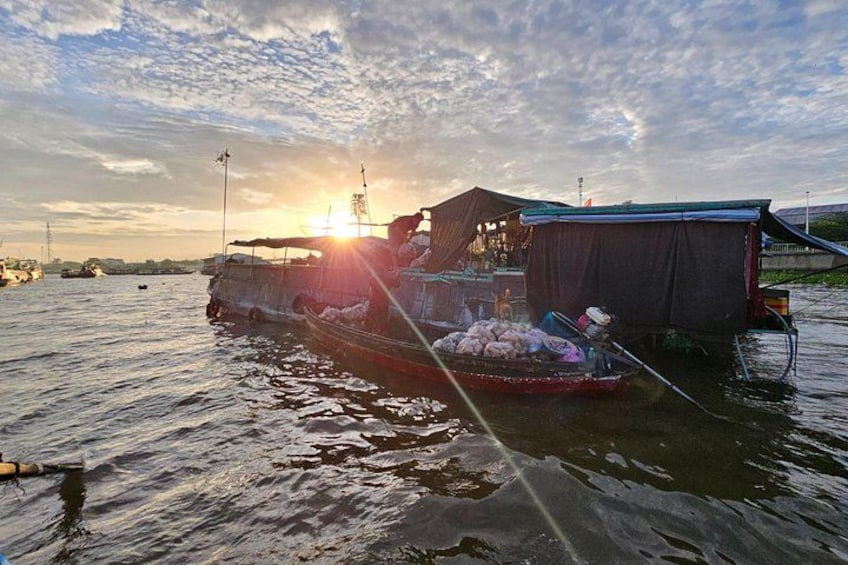 CAN THO: Floating Market & Mekong’s Legacy (About 6 Pax) 3