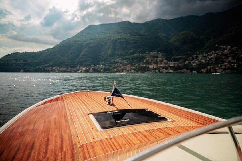 Private Cruise on Lake Como with Luxury Motorboat from 1H to 4H 2