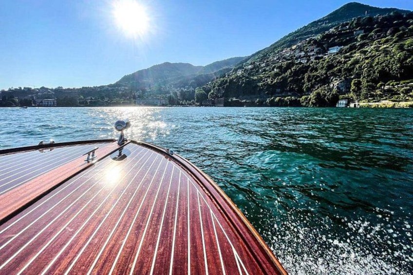 Lake Como Private Boat Tour : The Wooden Venetian Limo Escape 2
