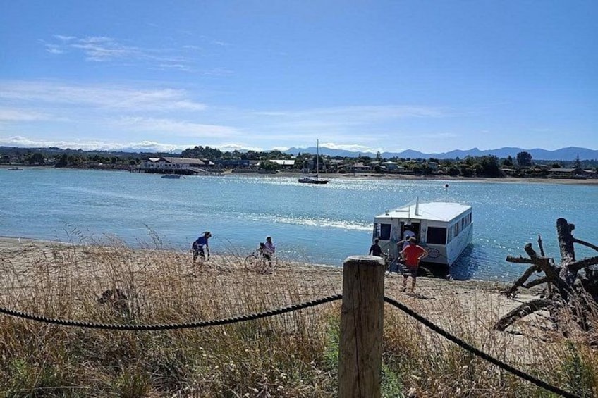 Self-guided E-bike cycle tour with private wine tasting 4