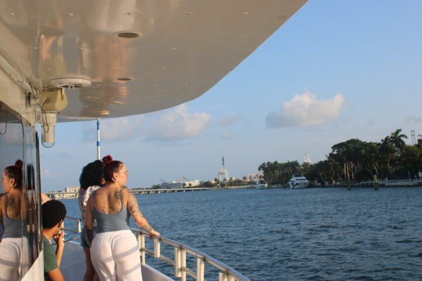 Miami Sunset and City Lights Cocktail Cruise with Open Bar 2