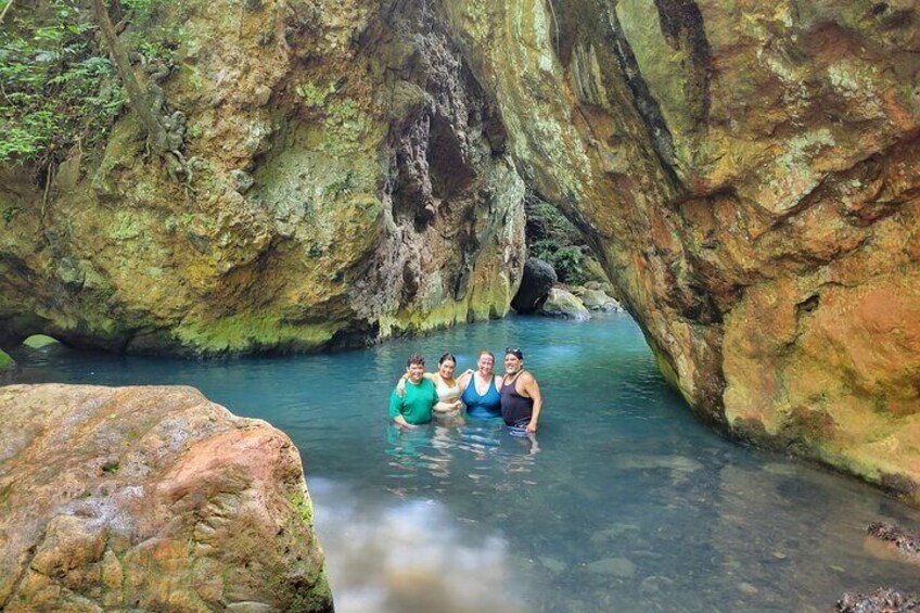 La Leona Waterfall Tour with Lunch From Tamarindo 