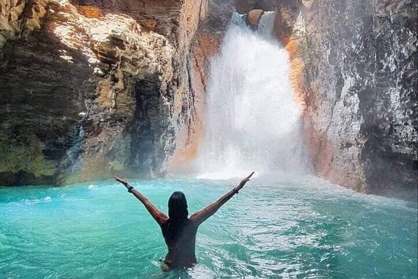 La Leona Waterfall Tour with Lunch From Tamarindo 