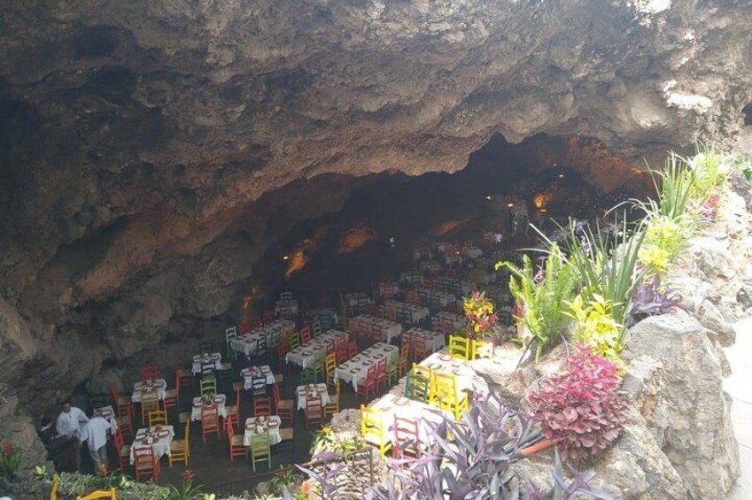 Restaurant "The Grotto" 1