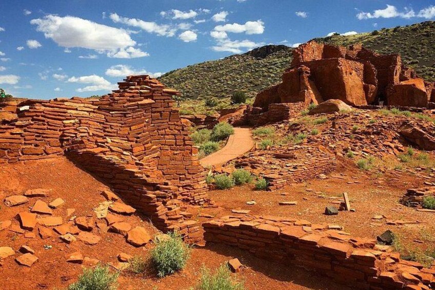 Long view of Wupatki Pueblo ruin in Wupatki National Monument near Flagstaff, Arizona 2