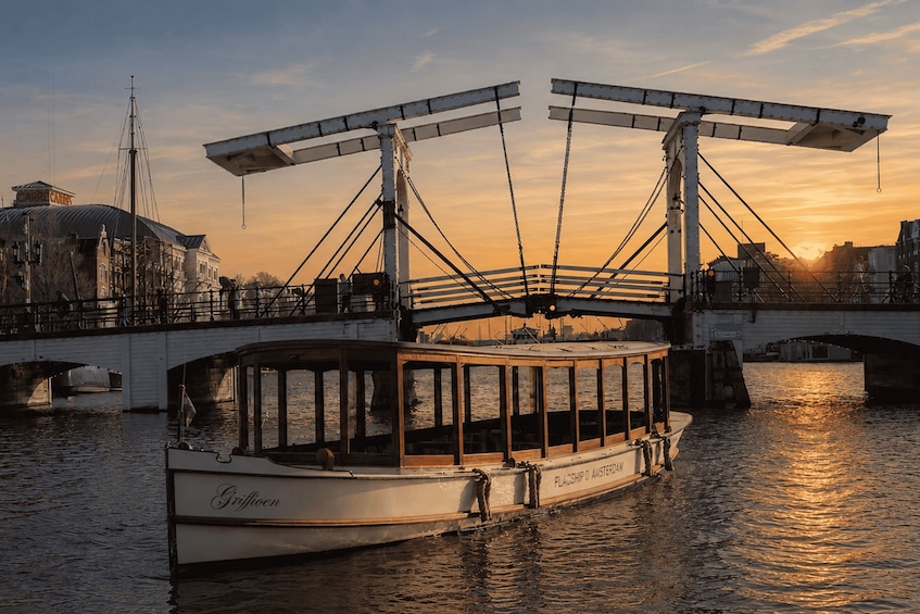 Amsterdam: Evening (Sunset) Canal Cruise with Bar on Board 1