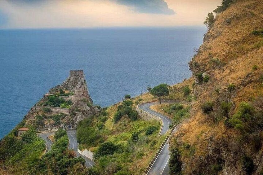 The road where Tania and Greg were riding a "Vespa" in the second episode 3
